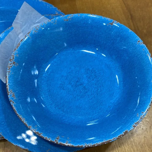 NWOT.  Laurie Gates, 12 piece, melamine dinnerware set. - Picture 7 of 11